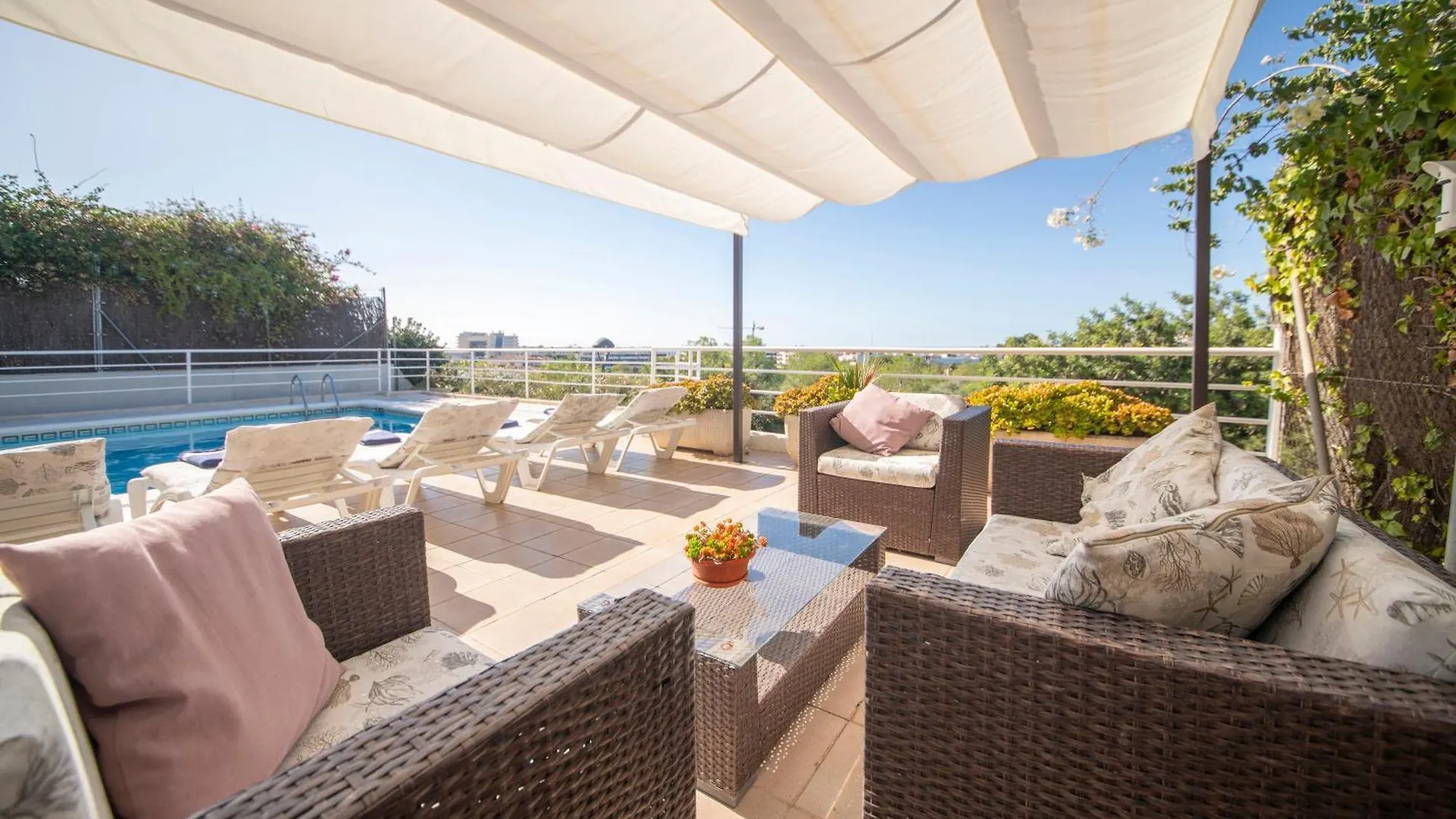 Villa Bali Genials Vistes Al Mar I Gran Piscina Sitges Spain
