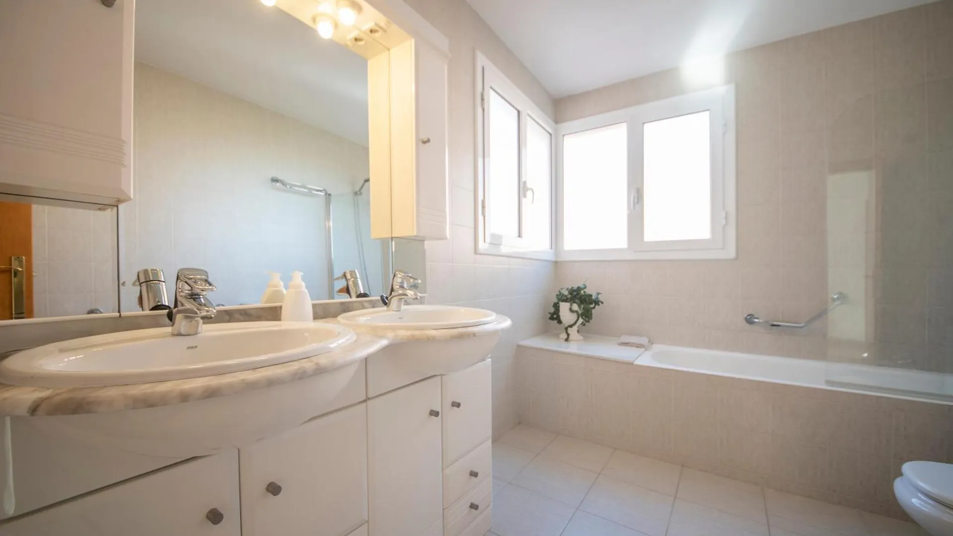 Villa Bali Genials Vistes Al Mar I Gran Piscina Sitges